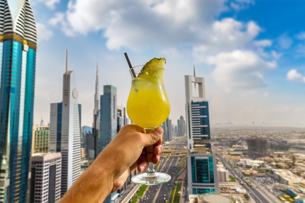 shutterstock_1253809078min-1024x683 Алкоголь в Дубае для туристов: правила и советы по покупке